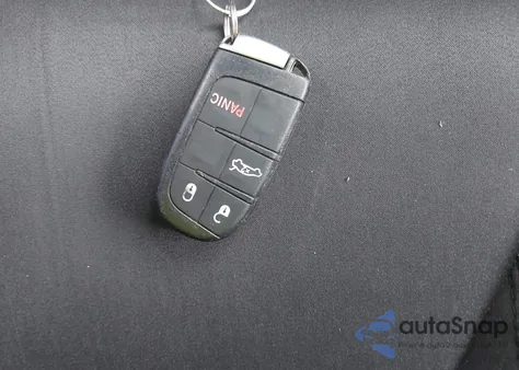 2019 Chrysler 300 Touring из США, поврежденный, VIN 2C3CCAAG7KH676048